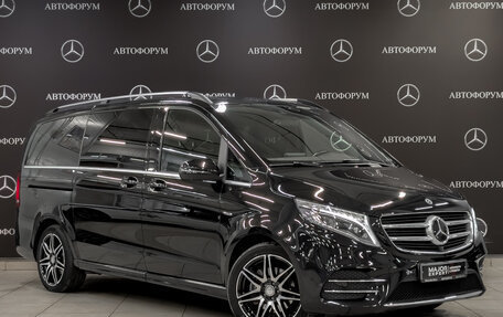 Mercedes-Benz V-Класс, 2017 год, 6 600 000 рублей, 3 фотография