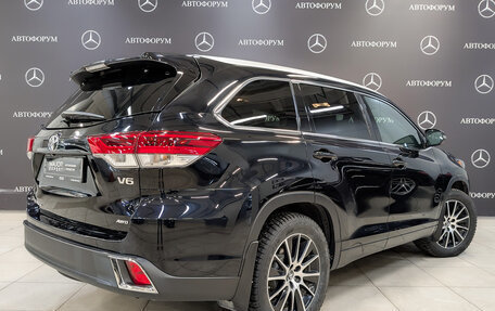 Toyota Highlander III, 2018 год, 3 500 000 рублей, 5 фотография