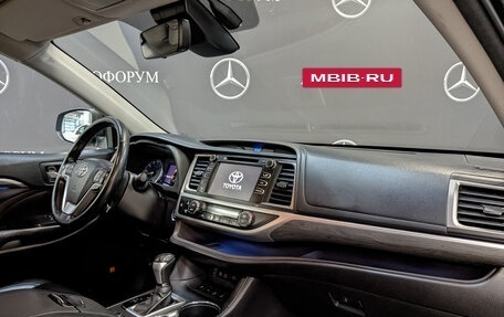 Toyota Highlander III, 2018 год, 3 500 000 рублей, 13 фотография