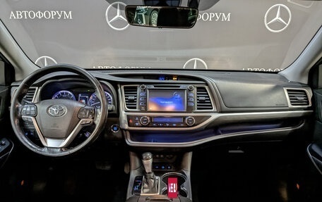 Toyota Highlander III, 2018 год, 3 500 000 рублей, 14 фотография