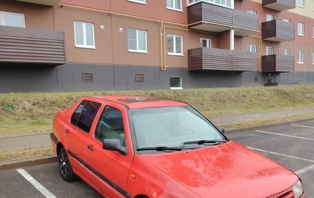 Volkswagen Vento, 1996 год, 139 000 рублей, 2 фотография