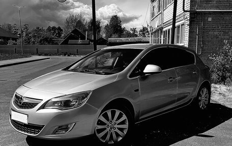 Opel Astra J, 2011 год, 800 000 рублей, 9 фотография