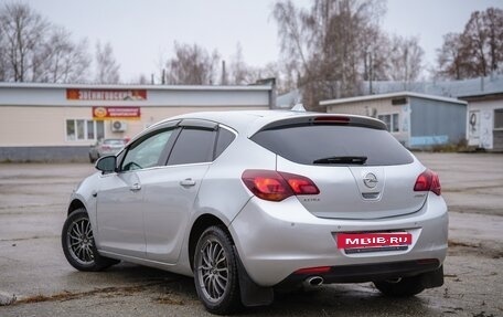 Opel Astra J, 2011 год, 800 000 рублей, 8 фотография