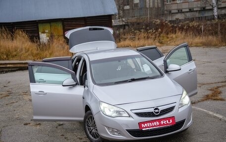 Opel Astra J, 2011 год, 800 000 рублей, 13 фотография