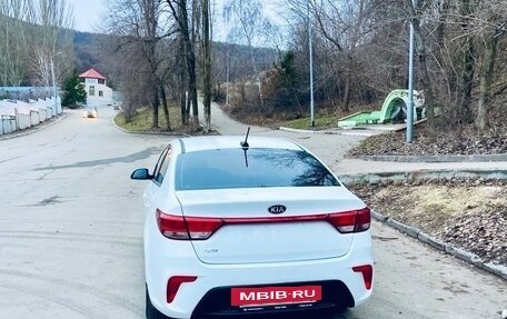 KIA Rio IV, 2017 год, 1 000 000 рублей, 6 фотография