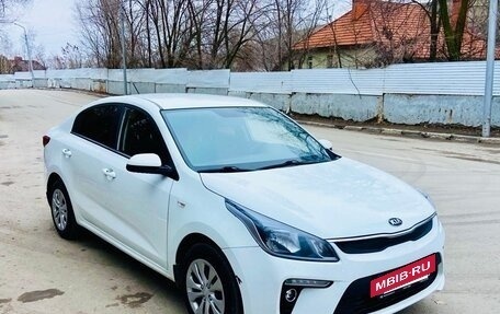 KIA Rio IV, 2017 год, 1 000 000 рублей, 2 фотография