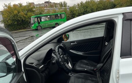 Hyundai Solaris II рестайлинг, 2012 год, 570 000 рублей, 5 фотография