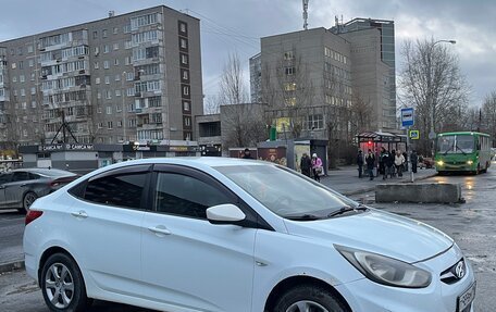 Hyundai Solaris II рестайлинг, 2012 год, 570 000 рублей, 3 фотография