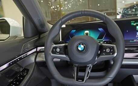 BMW 5 серия, 2025 год, 8 650 000 рублей, 15 фотография