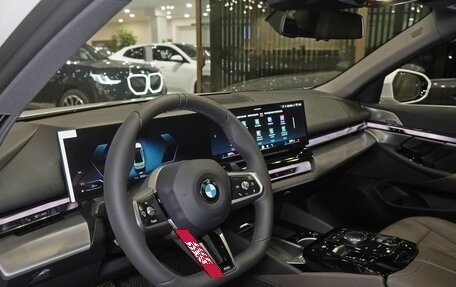 BMW 5 серия, 2025 год, 8 650 000 рублей, 13 фотография