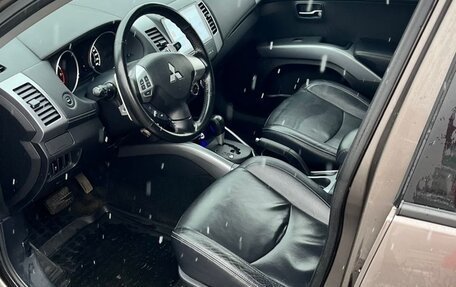 Mitsubishi Outlander III рестайлинг 3, 2011 год, 1 650 000 рублей, 7 фотография