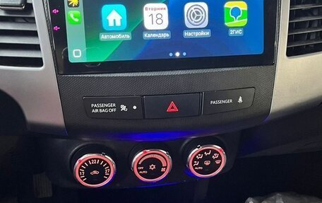 Mitsubishi Outlander III рестайлинг 3, 2011 год, 1 650 000 рублей, 3 фотография