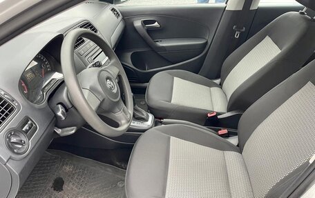 Volkswagen Polo VI (EU Market), 2015 год, 910 000 рублей, 24 фотография