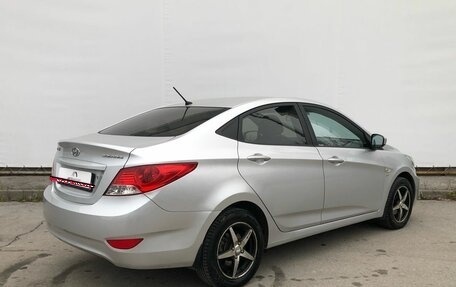 Hyundai Solaris II рестайлинг, 2012 год, 870 000 рублей, 2 фотография