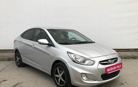 Hyundai Solaris II рестайлинг, 2012 год, 870 000 рублей, 3 фотография