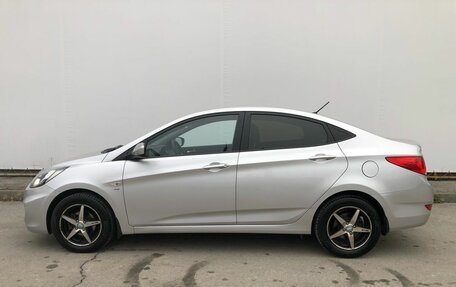 Hyundai Solaris II рестайлинг, 2012 год, 870 000 рублей, 5 фотография