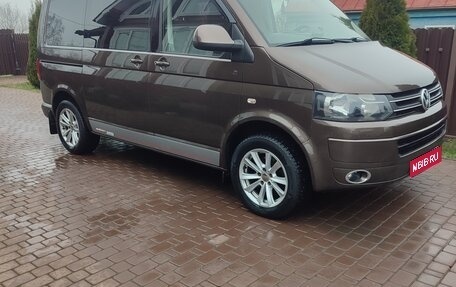 Volkswagen Caravelle T5, 2012 год, 1 900 000 рублей, 1 фотография