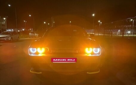 Dodge Challenger III рестайлинг 2, 2019 год, 3 350 000 рублей, 3 фотография