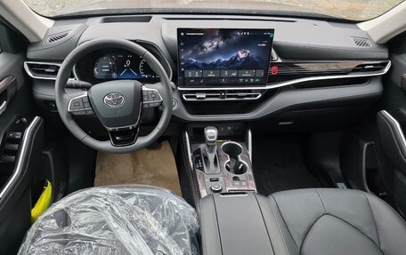 Toyota Highlander, 2025 год, 5 600 000 рублей, 15 фотография