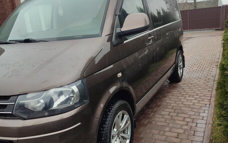 Volkswagen Caravelle T5, 2012 год, 1 900 000 рублей, 2 фотография