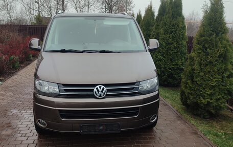 Volkswagen Caravelle T5, 2012 год, 1 900 000 рублей, 3 фотография