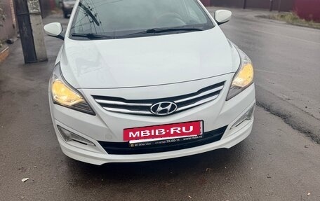 Hyundai Solaris II рестайлинг, 2016 год, 880 000 рублей, 3 фотография