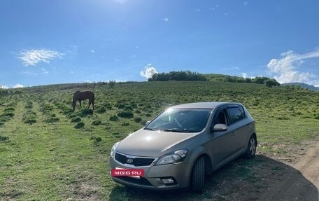 KIA cee'd I рестайлинг, 2010 год, 850 000 рублей, 38 фотография