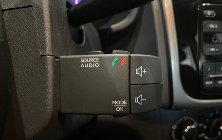 Renault Logan II, 2018 год, 1 099 000 рублей, 10 фотография