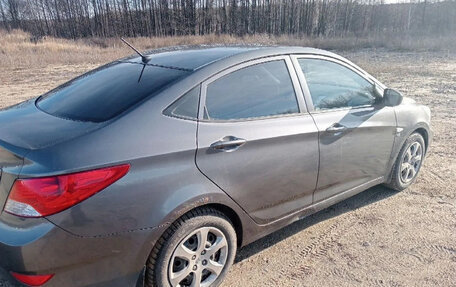 Hyundai Solaris II рестайлинг, 2013 год, 650 000 рублей, 2 фотография