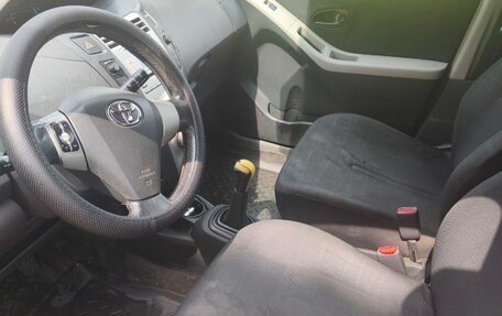 Toyota Yaris III рестайлинг, 2006 год, 395 000 рублей, 7 фотография