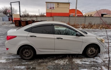 Hyundai Solaris II рестайлинг, 2015 год, 850 000 рублей, 3 фотография
