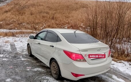 Hyundai Solaris II рестайлинг, 2015 год, 850 000 рублей, 2 фотография