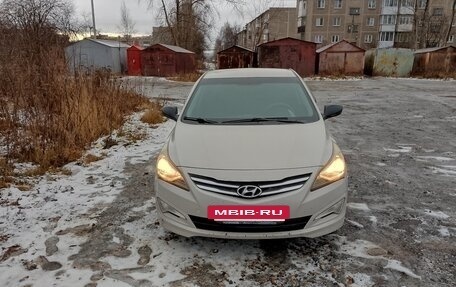 Hyundai Solaris II рестайлинг, 2015 год, 850 000 рублей, 8 фотография