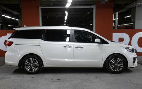 KIA Carnival III, 2019 год, 3 398 000 рублей, 4 фотография