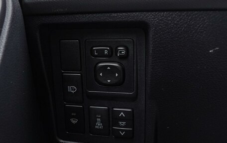 Toyota Land Cruiser Prado 150 рестайлинг 2, 2012 год, 2 719 000 рублей, 21 фотография