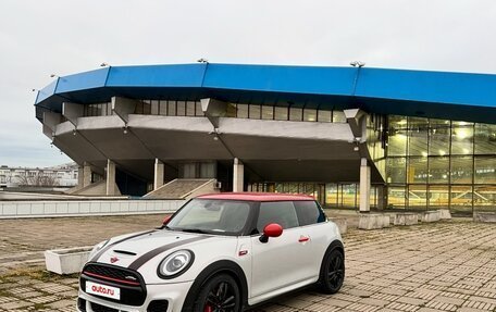 MINI Hatch, 2018 год, 2 750 000 рублей, 4 фотография