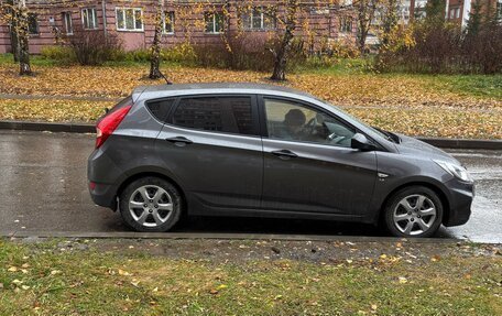 Hyundai Solaris II рестайлинг, 2012 год, 870 000 рублей, 4 фотография