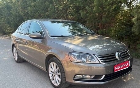 Volkswagen Passat B7, 2011 год, 1 050 000 рублей, 1 фотография
