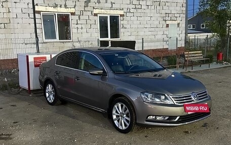 Volkswagen Passat B7, 2011 год, 1 050 000 рублей, 2 фотография