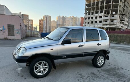 Chevrolet Niva I рестайлинг, 2004 год, 440 000 рублей, 8 фотография