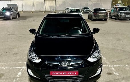 Hyundai Solaris II рестайлинг, 2014 год, 640 000 рублей, 2 фотография