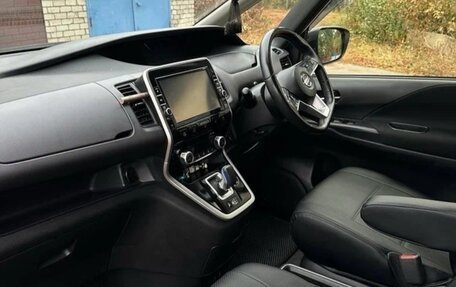 Nissan Serena IV, 2018 год, 2 000 000 рублей, 5 фотография