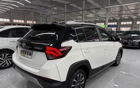 Toyota Yaris XP150 рестайлинг, 2022 год, 1 100 000 рублей, 4 фотография