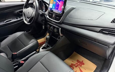 Toyota Yaris XP150 рестайлинг, 2022 год, 1 100 000 рублей, 9 фотография