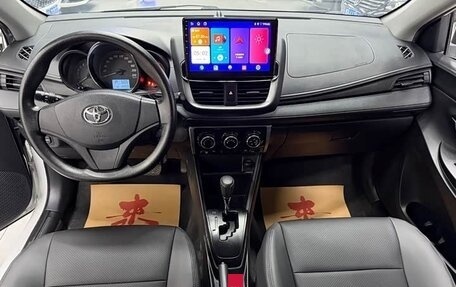 Toyota Yaris XP150 рестайлинг, 2022 год, 1 100 000 рублей, 8 фотография