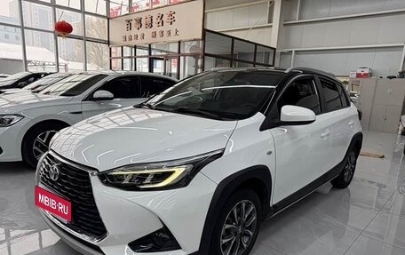 Toyota Yaris XP150 рестайлинг, 2022 год, 1 100 000 рублей, 1 фотография