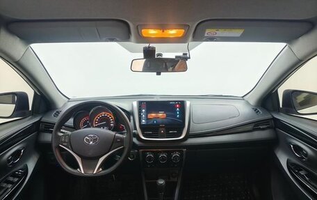 Toyota Yaris XP150 рестайлинг, 2022 год, 1 510 000 рублей, 15 фотография