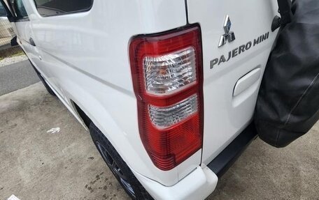 Mitsubishi Pajero Mini II, 2010 год, 543 000 рублей, 37 фотография