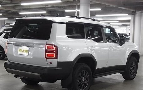 Toyota Land Cruiser Prado, 2024 год, 6 600 000 рублей, 5 фотография