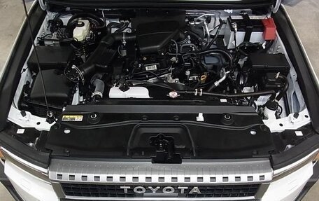 Toyota Land Cruiser Prado, 2024 год, 6 600 000 рублей, 12 фотография